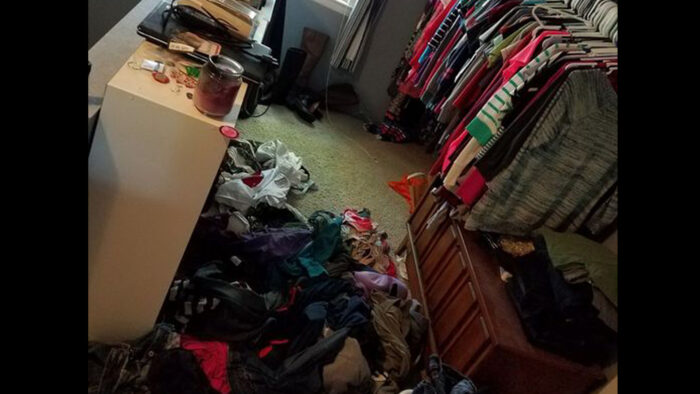 210310MessyROom